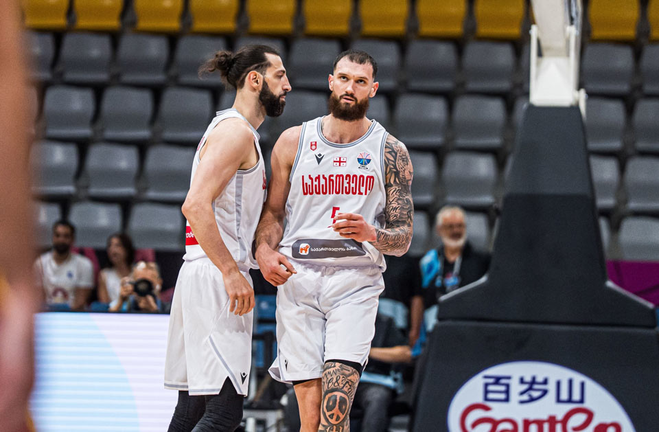 "მათ ერთ ლიდერს არითმია აქვს, მეორე კი უბრალოდ ხულიგანია " - რას წერს ესპანური პრესა საქართველოზე